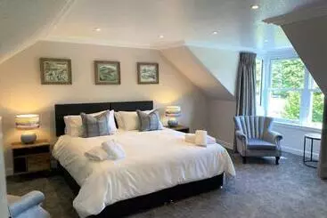 Burnbank Bed And Breakfast