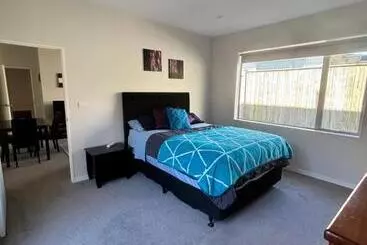 Majatalo Self Contained Central Silverdale