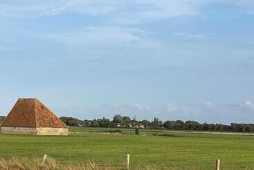 Bed and Breakfast Gastsuite Het Duinroosje Met Hottub Op Het Privé Terras!