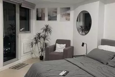 Aparthotel Grayscale Haven Azure North Pampanga