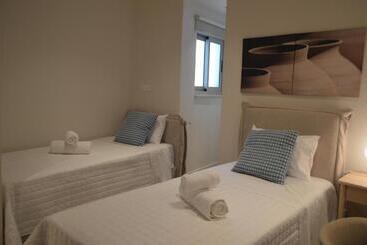 هتل Leondiana Boutique