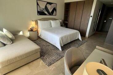 هتل Address Beach Studio