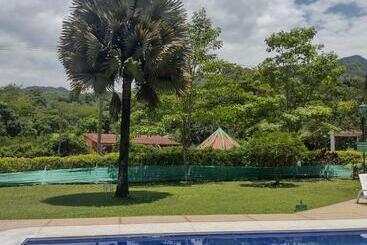 Otel La Playa Villeta