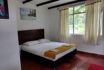 Hotel La Playa Villeta