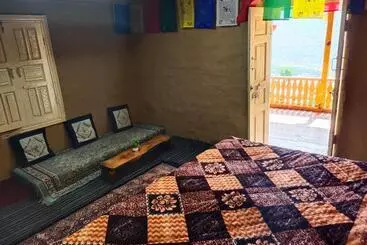 Hotel Muse Meadow Huts & Homestay