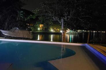 בית מלון כפרי Pousada Ibiza Náutica Angra Dos Reis