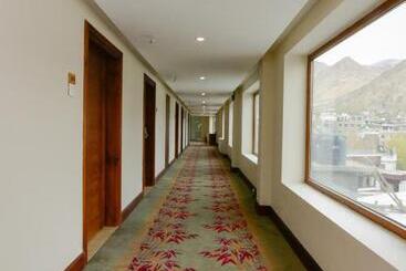 Hotel Tsokar Retreat