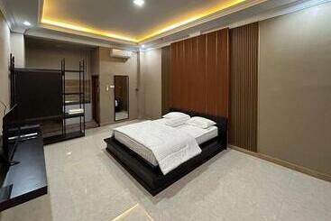 בית מלון כפרי Urbanview Twh Costel