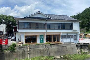 Pension (Hôtel basse catégorie) 三笠館mikasakan 本館