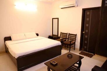 فندق Rohit Residency