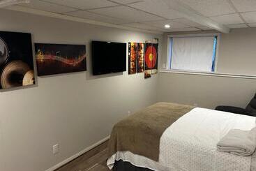 هتل آپارتمان Fairbanks Luxury Rentals