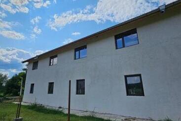 конна база югла