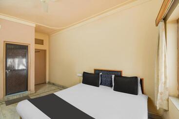 Spot On Hotel Rohan Palace