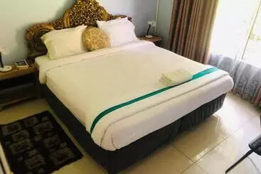 تختخواب و صبحانه Bgh Lodge