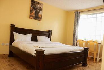 هتل Rumwe Garden And Resort