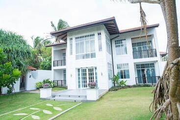 Bed and Breakfast Villa Oceana Hikkaduwa