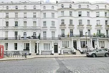 ホテル The Chapter   The J Hyde Park