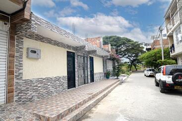 Auberge Hôtelière Alojamiento El Portal Del Poblado