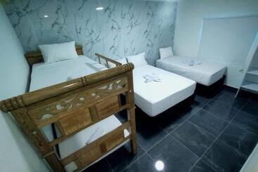 Отель Mall Plaza