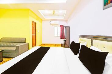 Super Hotel O Nandhi Inn