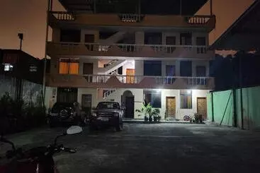 ペンション Hostal Everest