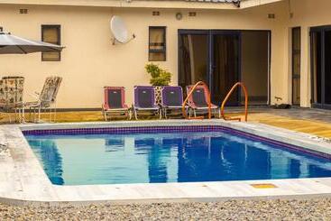 تختخواب و صبحانه Fidelity Lodgings