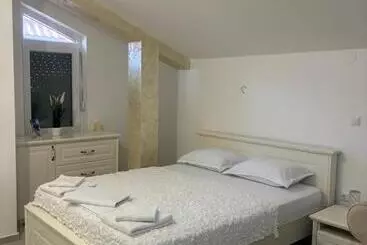پانسیون Apartmani Karach