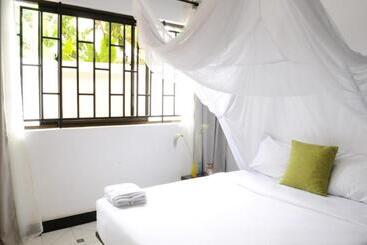 ペンション Oya Guest House