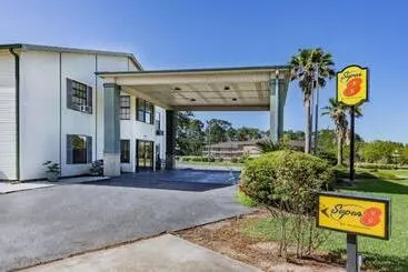 Hotelli Super 8 By Wyndham Kinder/coushatta Near Casino