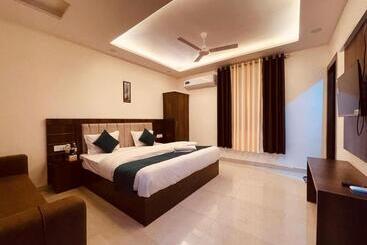 Hotel Divine Ganga   Free Pickup From Bus Stand And Railway Staition