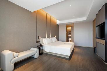 Atour Hotel Chifeng Hongshan Sport Center