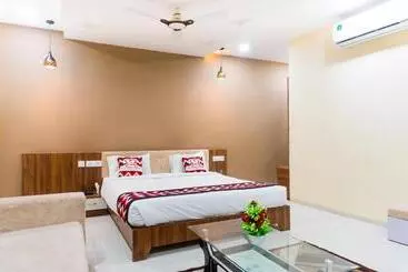 Jmc Hotel G9 Pithampur