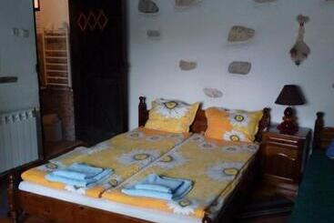 膳宿费 Srebren Rural House