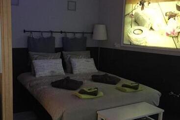 Bed and Breakfast Relax Trois Bornes   De Grenspost