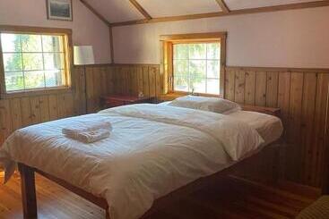 فندق Rustic Beaverfoot Lodge Room N10