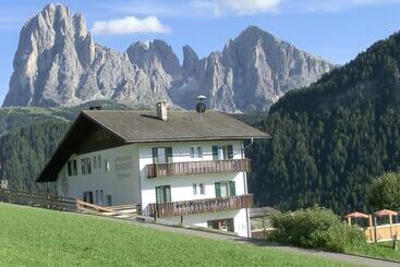 Hotel Albergo Somont