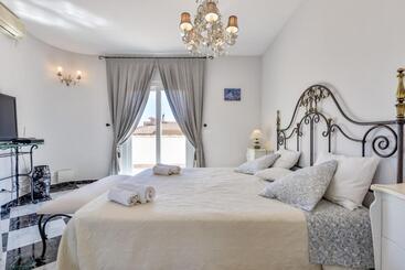 膳宿费 Villa Fortuna   Apartamentos у Estudios Para Vacaciones Con Piscina Común, Calpe