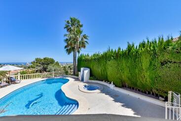 Pensiune Villa Fortuna   Apartamentos у Estudios Para Vacaciones Con Piscina Común, Calpe