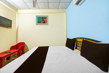 Oyo Hotel Dazzle Inn Prime