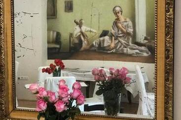 مبيت وإفطار Tulipán Villa Panzió