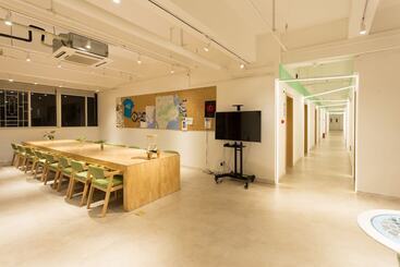 Phoenix Egg Youth Hostel