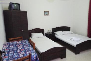 호텔 Adrian Agustin Rooms