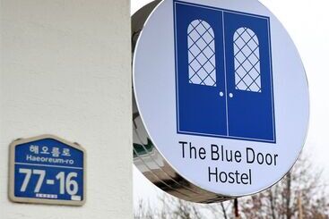 Blue Door Hostel Guesthouse