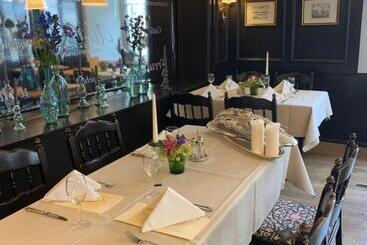 Отель Alte Post