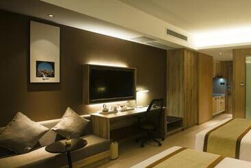 Atour Hotel Qinhuangdao Xiangxi Sea