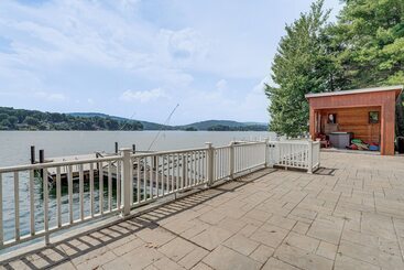 Landhus Beautiful Candlewood Lake House W/ Private Dock!