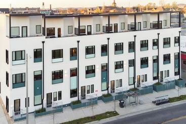 کلبه Conway Buyout 2 Units By Avantstay Nashville!