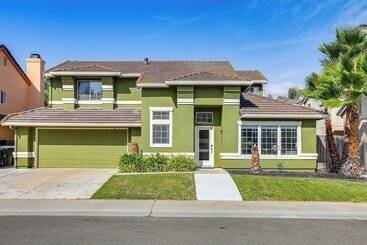 کلبه Elegant Antelope Home W/ Pool, Spa & Sauna!