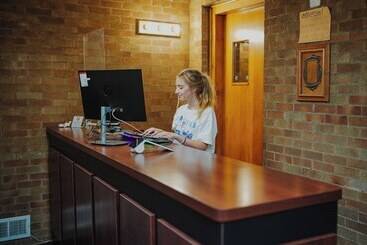 汽车旅馆  Falls View Inn