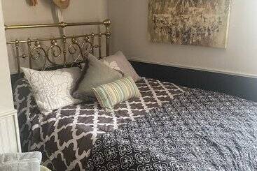 Bed and Breakfast Neverland